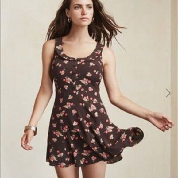 Reformation Bridget cherry tart dress size 2 - Picture 2 of 8